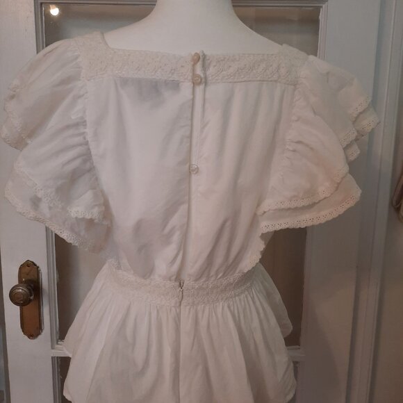 Delicate All-white Ruffled Cotton Top - Picture 3 of 9
